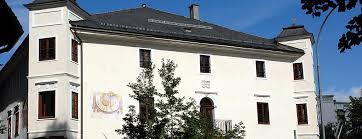 Literatur um 8
